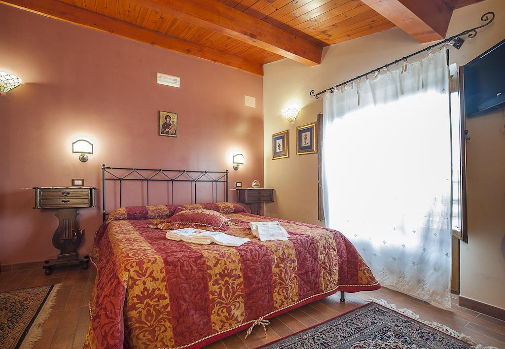 B&B La Ginestra Чивита Номер фото